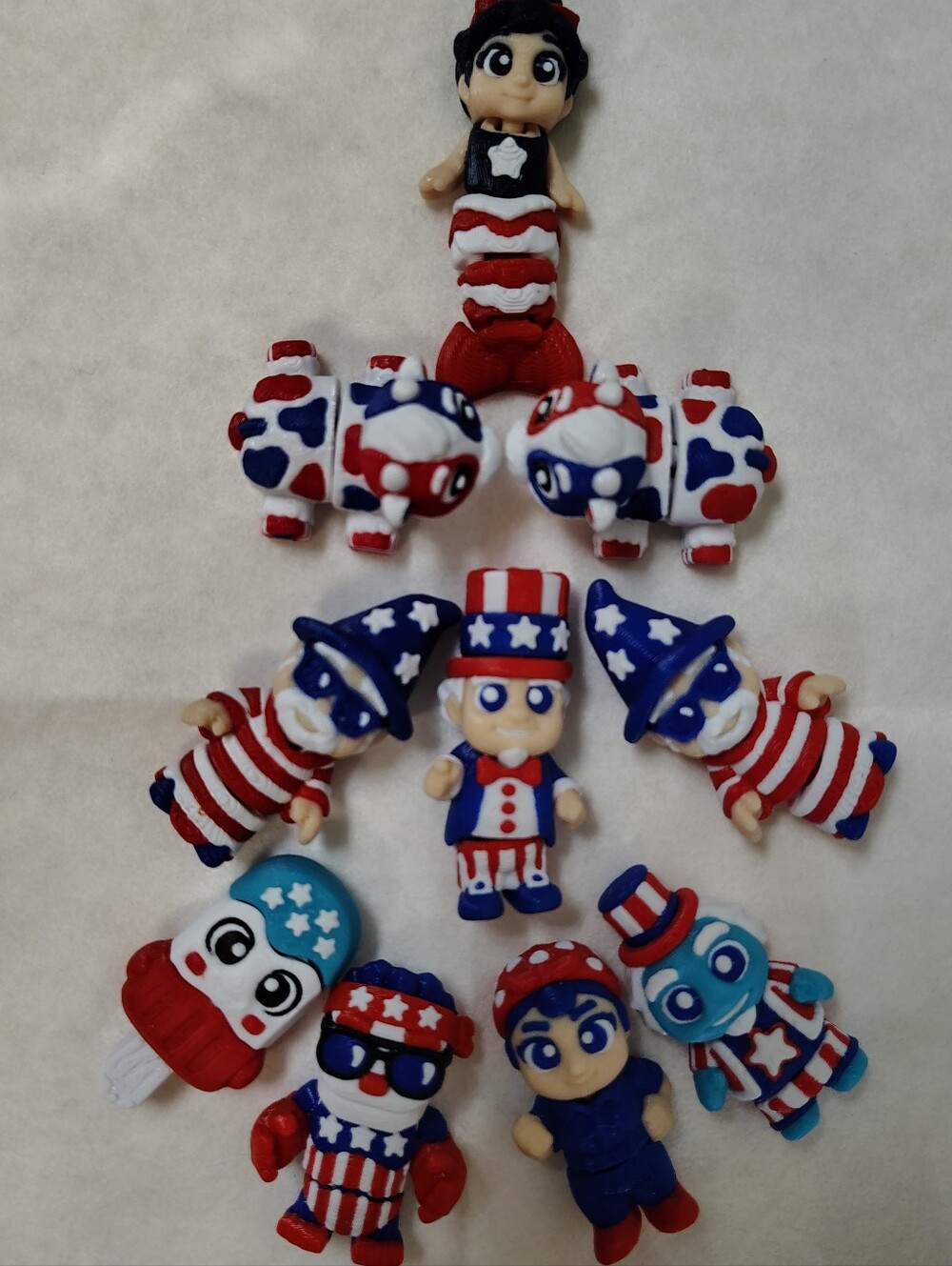 NEW Patriotic Movable Miniature Figurine Toy Lot in Red, White & Blue 10 Wiglets